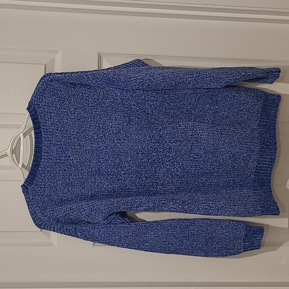 Super soft and cozy sweater! - Picture 4 of 4